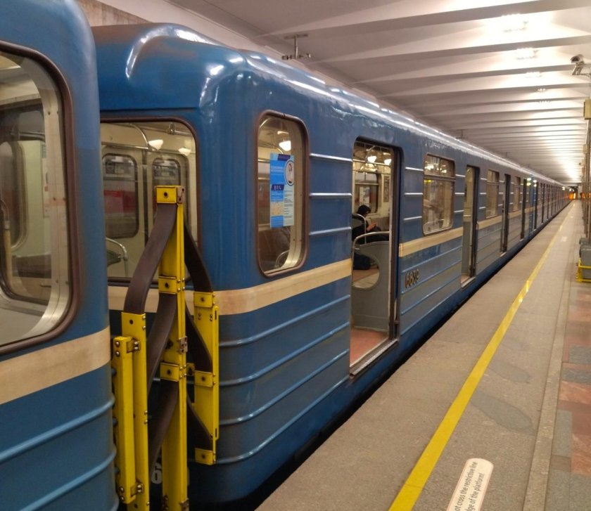 Вагон метро