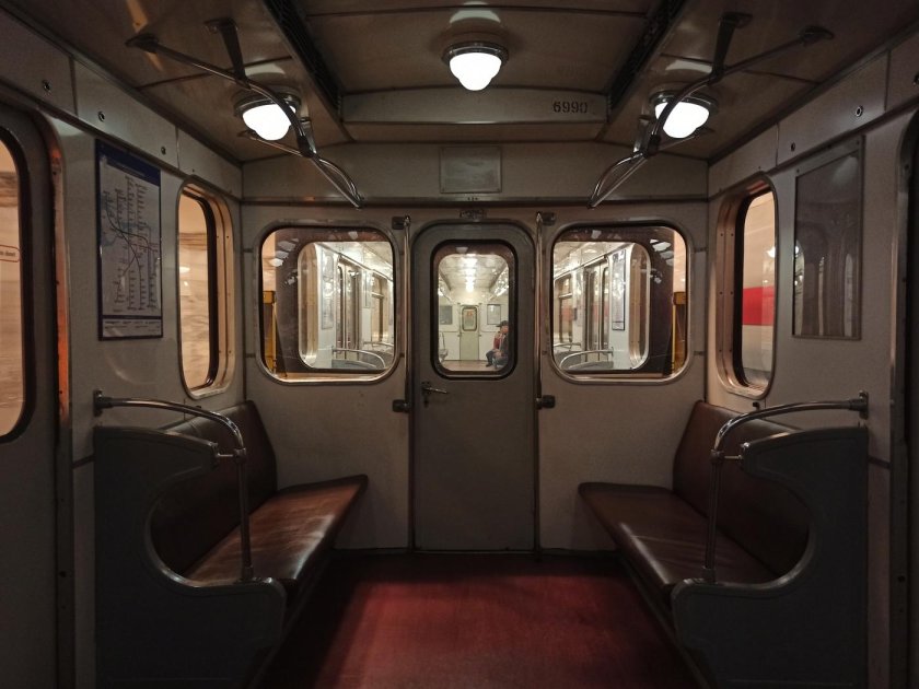 ЕМА-502 салон