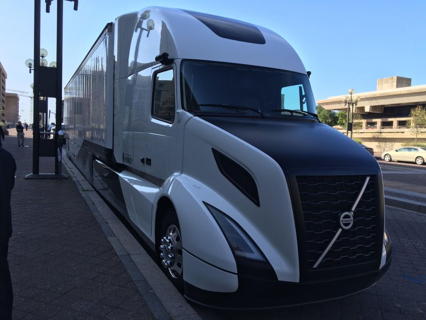 Volvo VNL 2021