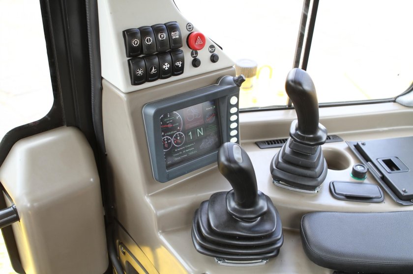 ЧЕТРА Т 25 кабина