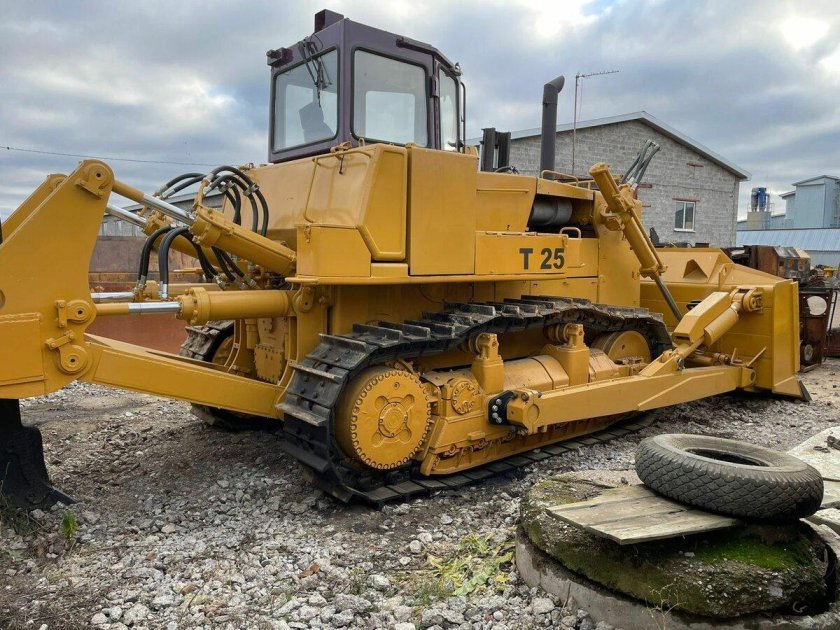 Колесный бульдозер ЧЕТРА