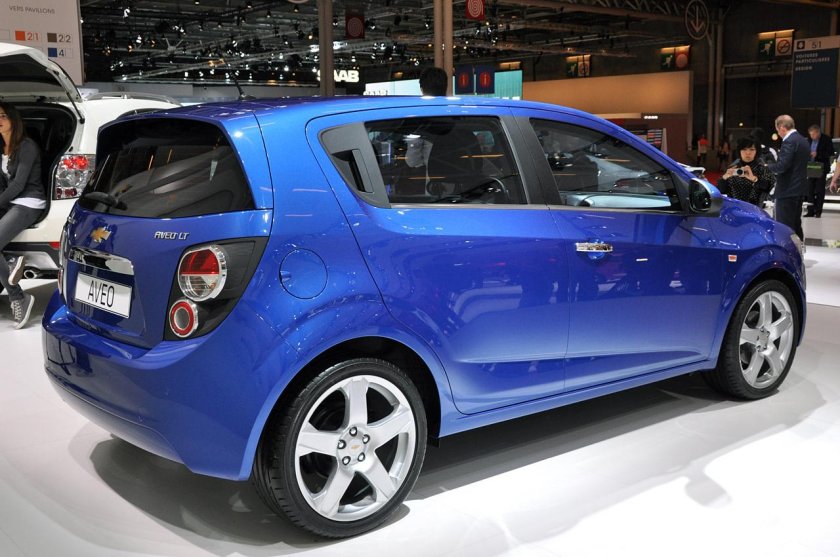 Chevrolet Aveo t300 хэтчбек