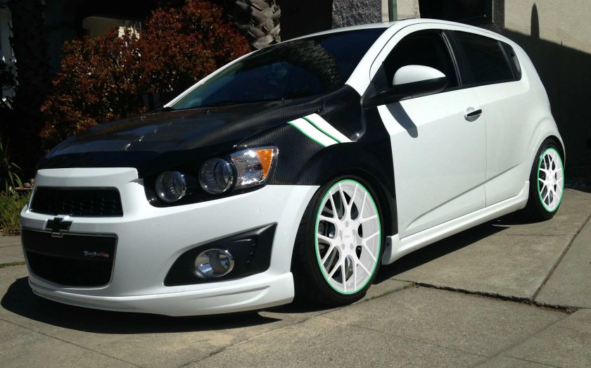 Шевроле Авео т300 хэтчбек черный