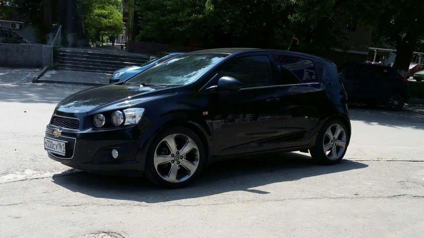 Chevrolet Aveo t300 черный