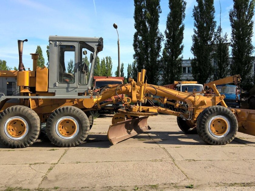 Автогрейдер чсдм дз-98в