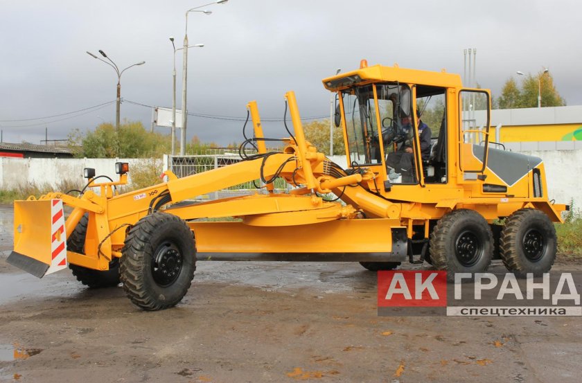 Автогрейдер ДЗ-122