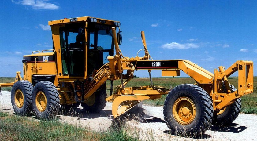 Планировка откосов автогрейдером