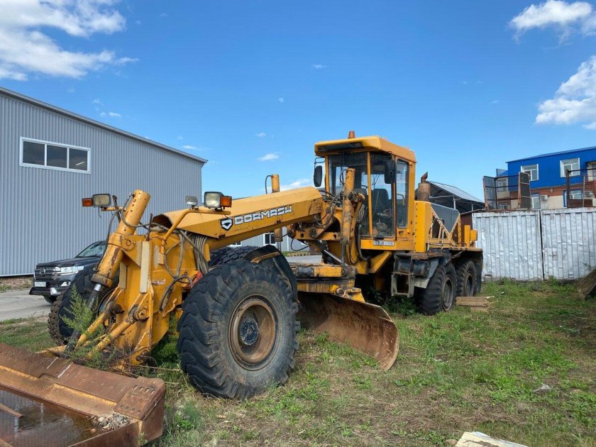 Автогрейдер дормаш дз-122б