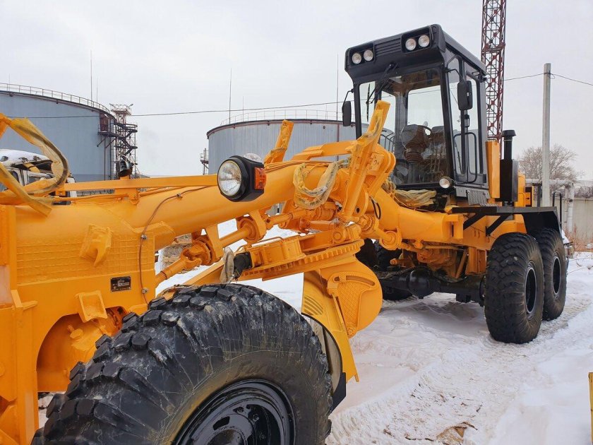 Автогрейдер дз-122б