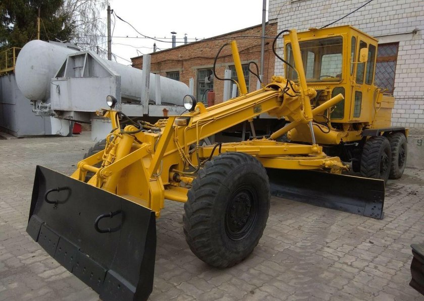 Автогрейдер ДЗ-122 А-1