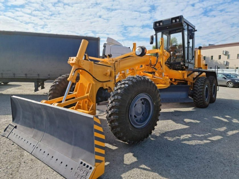 Автогрейдер XCMG