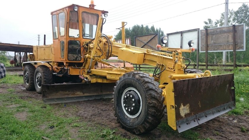 ДЗ-143 автогрейдер