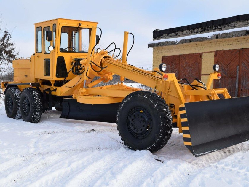 Автогрейдер Дормаш ДЗ-122б