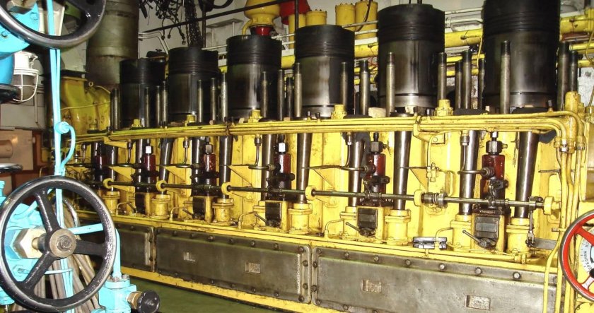 Судовой дизель