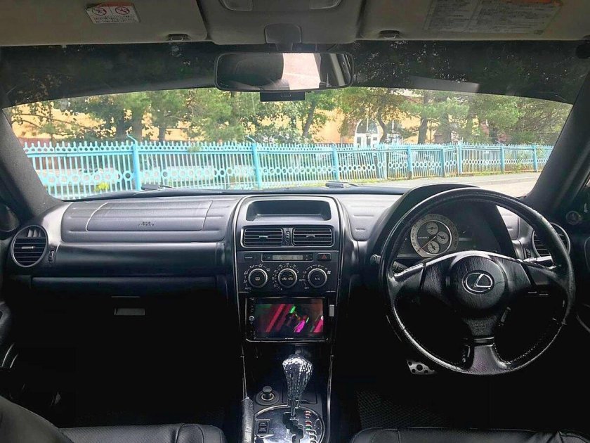 Тойота альтеза