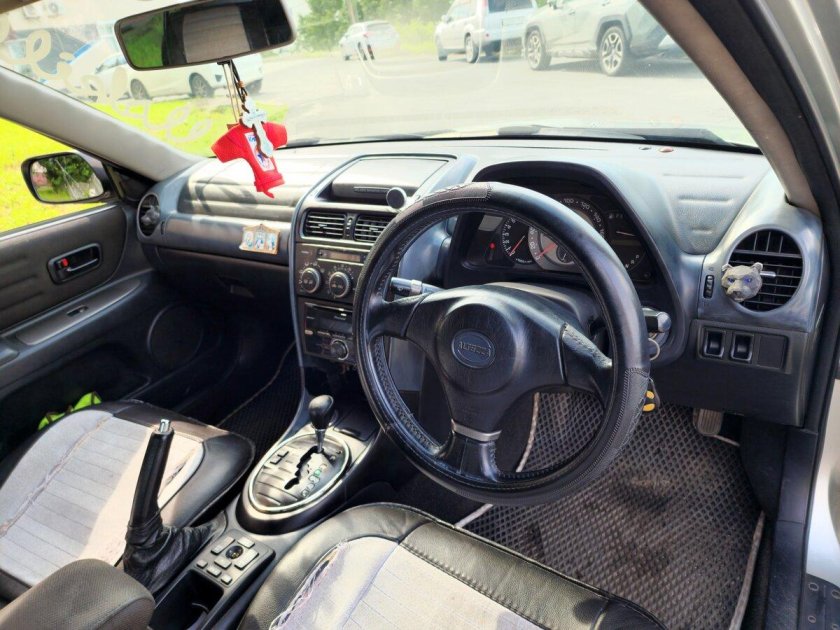 Toyota altezza 1999 салон
