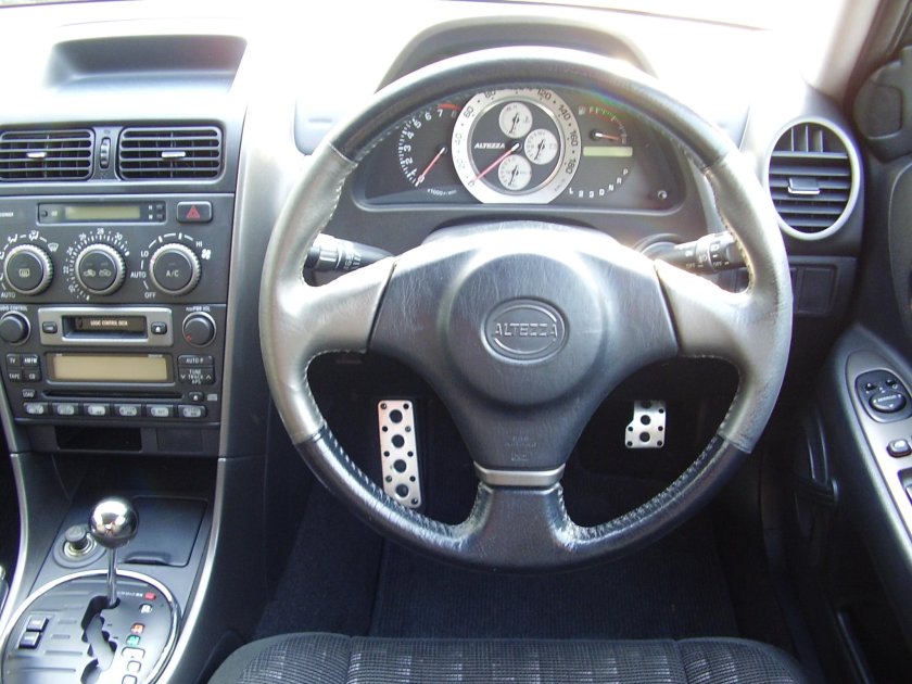 Toyota Altezza салон