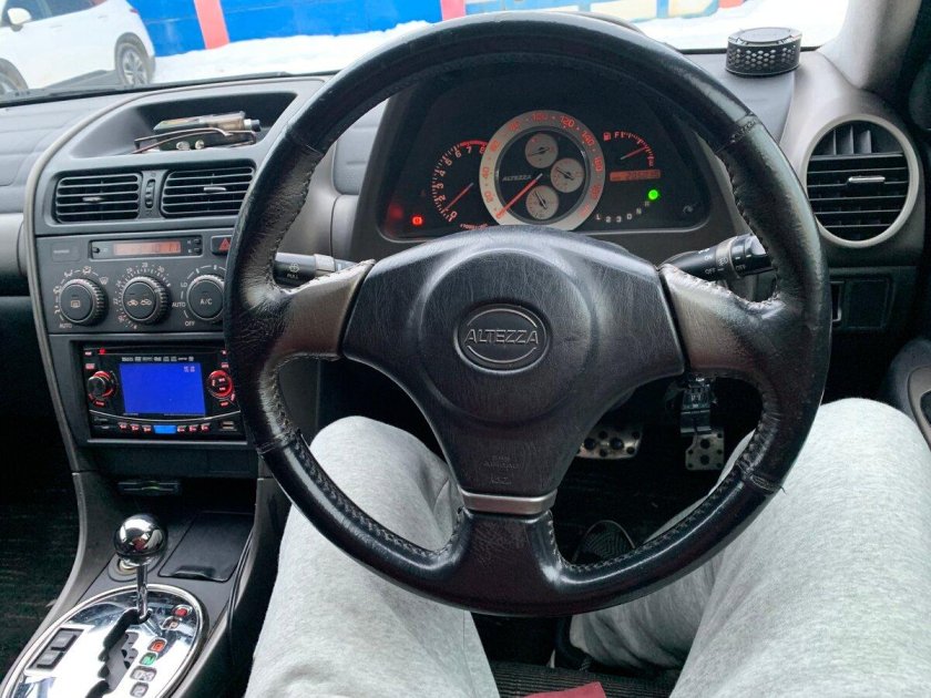 Тойота Альтеза 1999