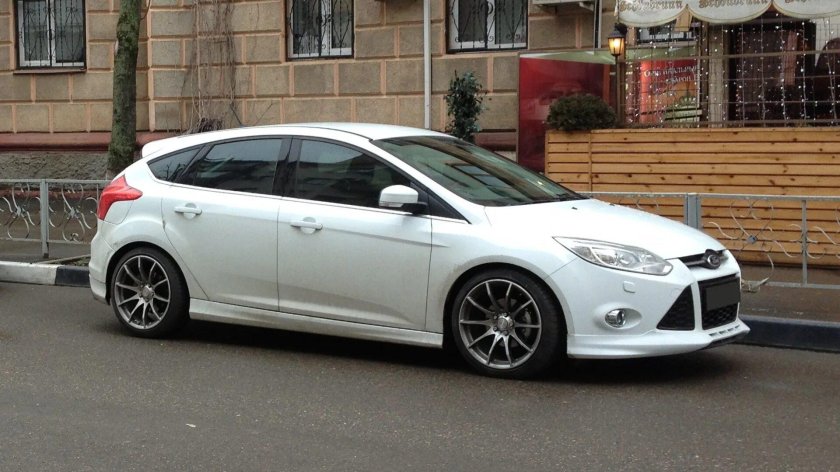 Форд фокус 3 хэтчбек r18