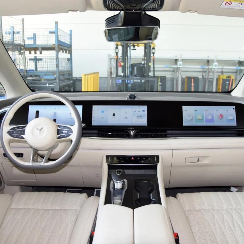 Китайский минивэн 2022 voyah Dreamer