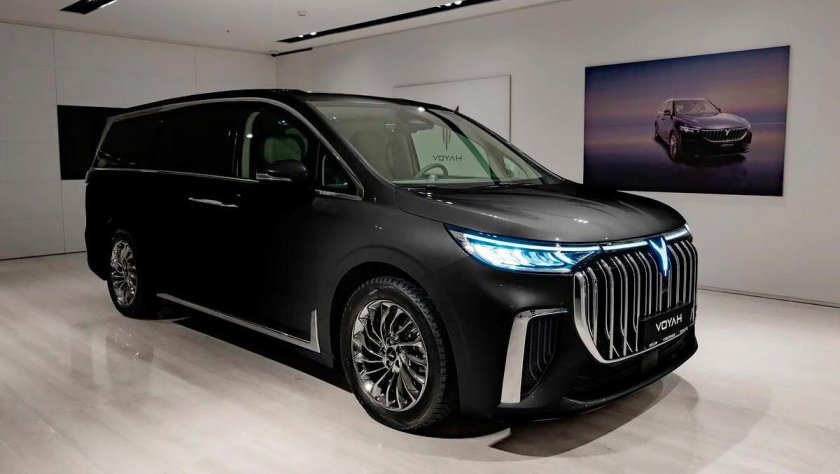 Китайский минивэн 2022 voyah Dreamer