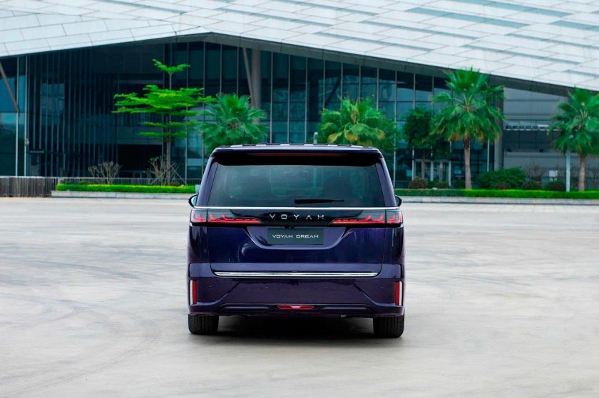 Китайский минивэн voyah Dreamer