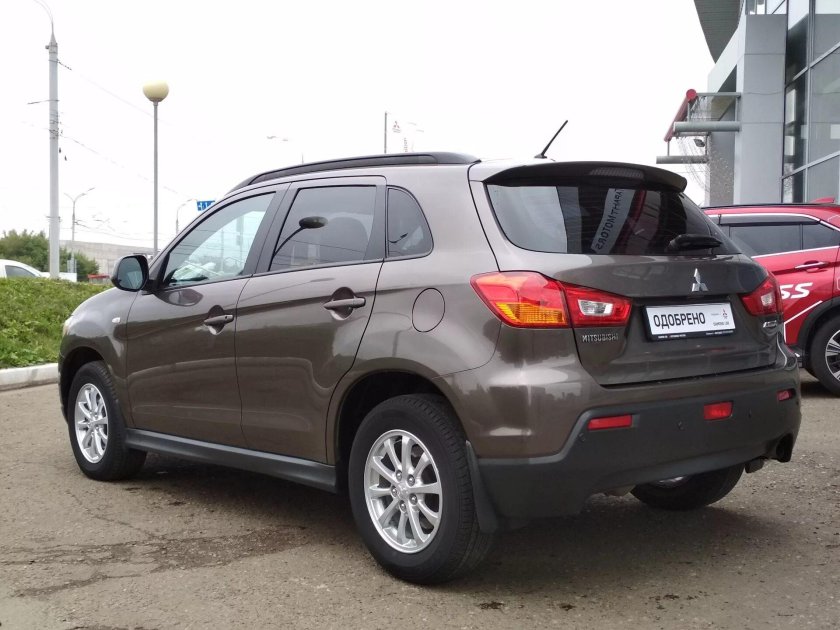 Mitsubishi ASX коричневый