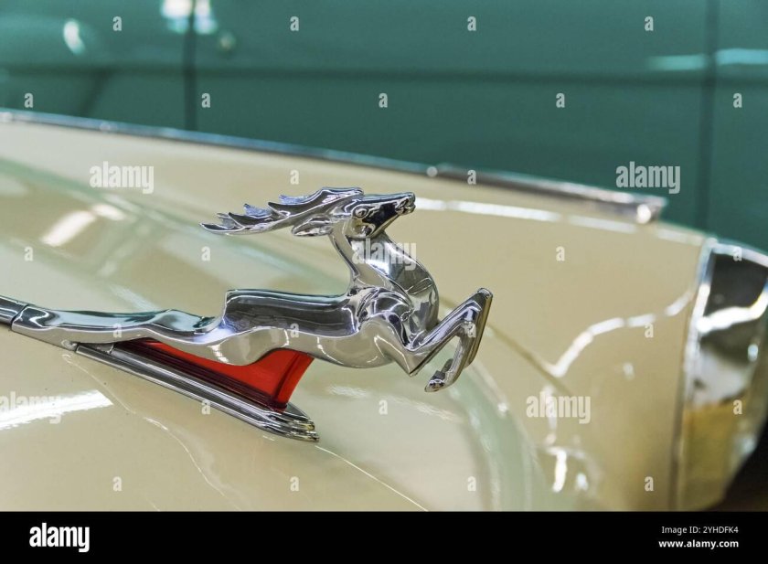 Значок ГАЗ на капот Волга 3102