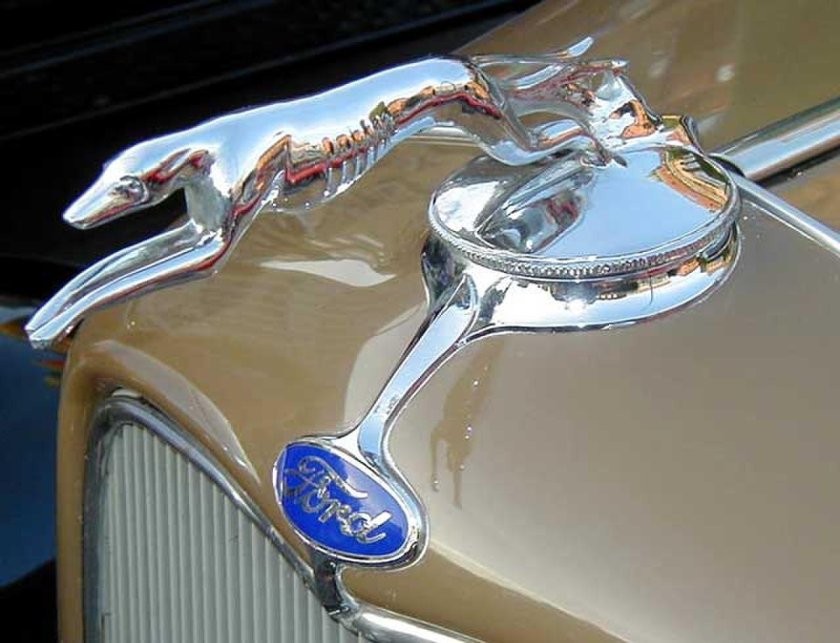 Фигурки на капот автомобиля