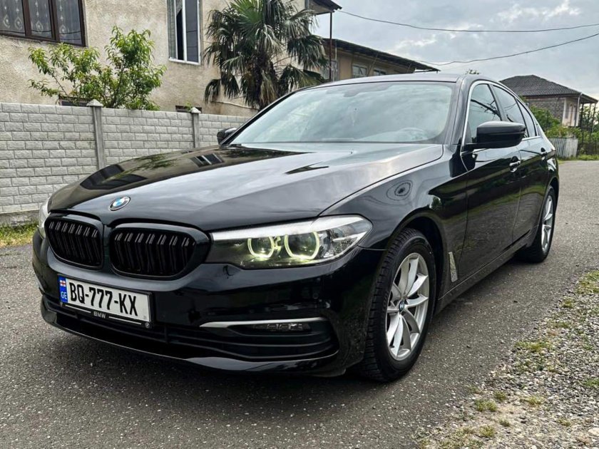 БМВ 520 2019