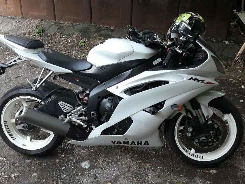 Ямаха р6 белая