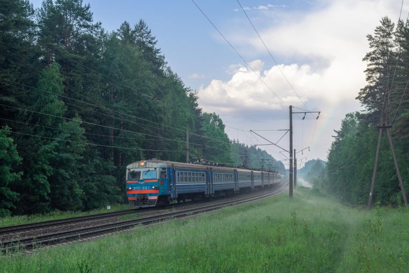 Электричка эр 9