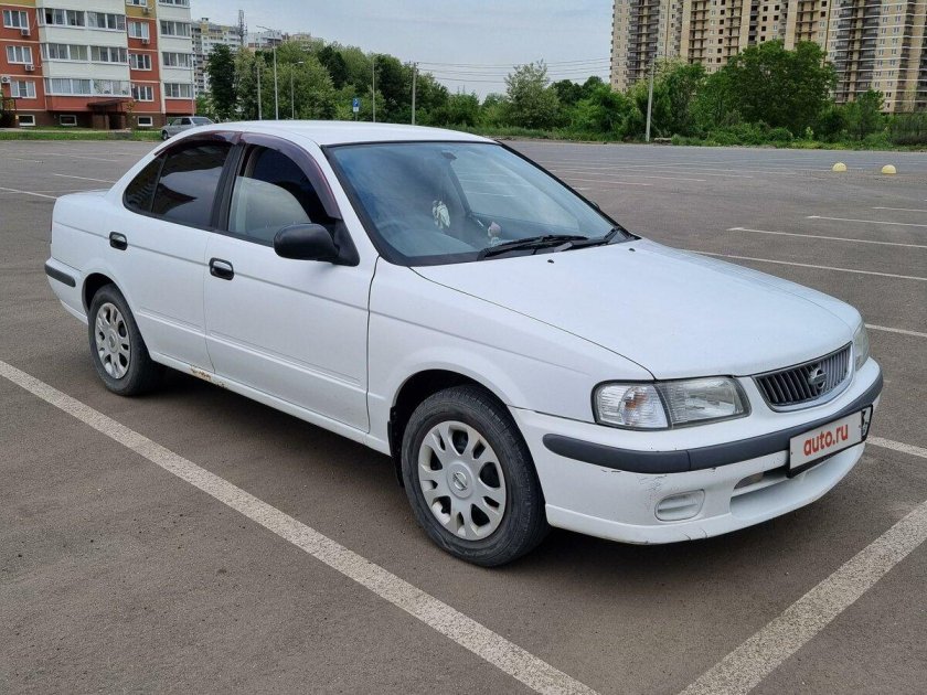 Nissan sunny 2000