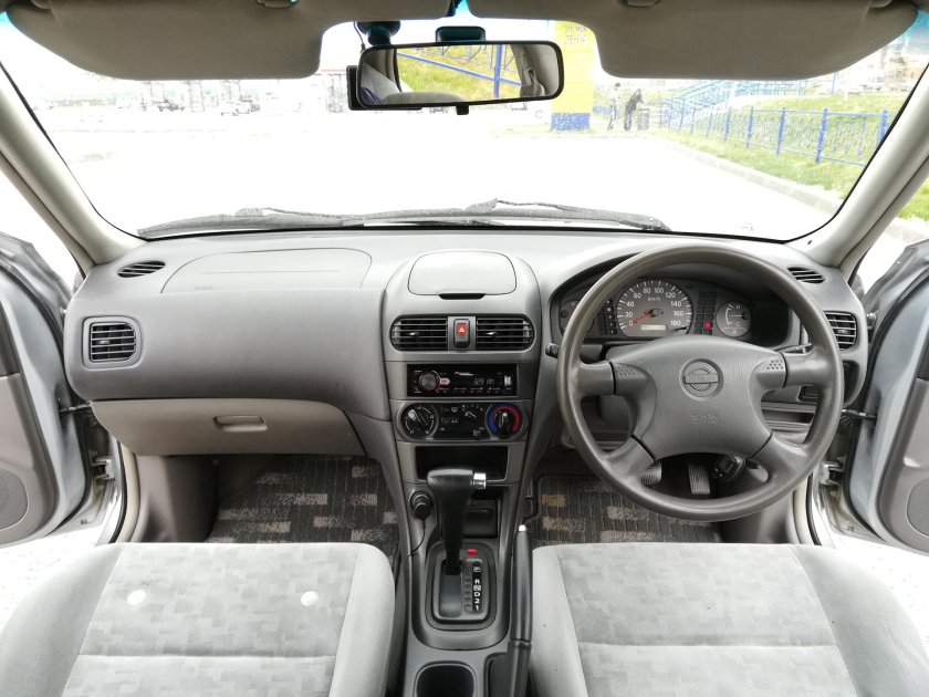 Ниссан Санни 2002 салон