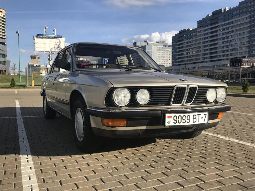 BMW 5 1985