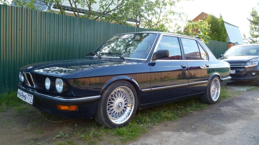 BMW 520i e28