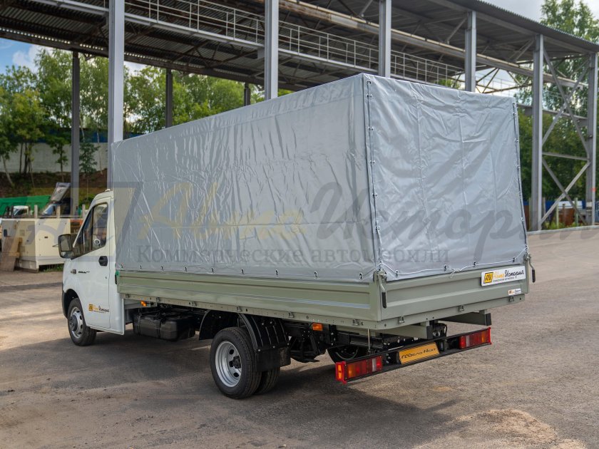 УАЗ бортовой со спальником