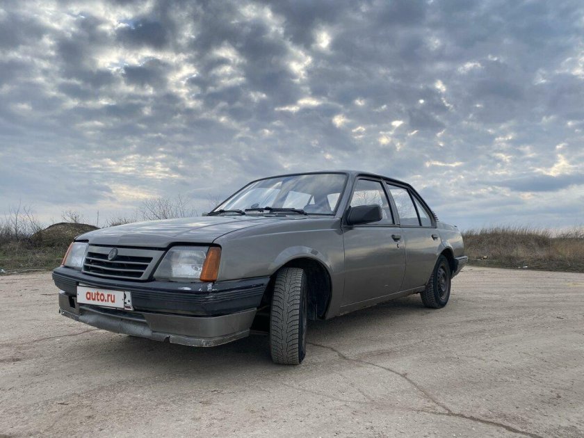 Opel Ascona 1988