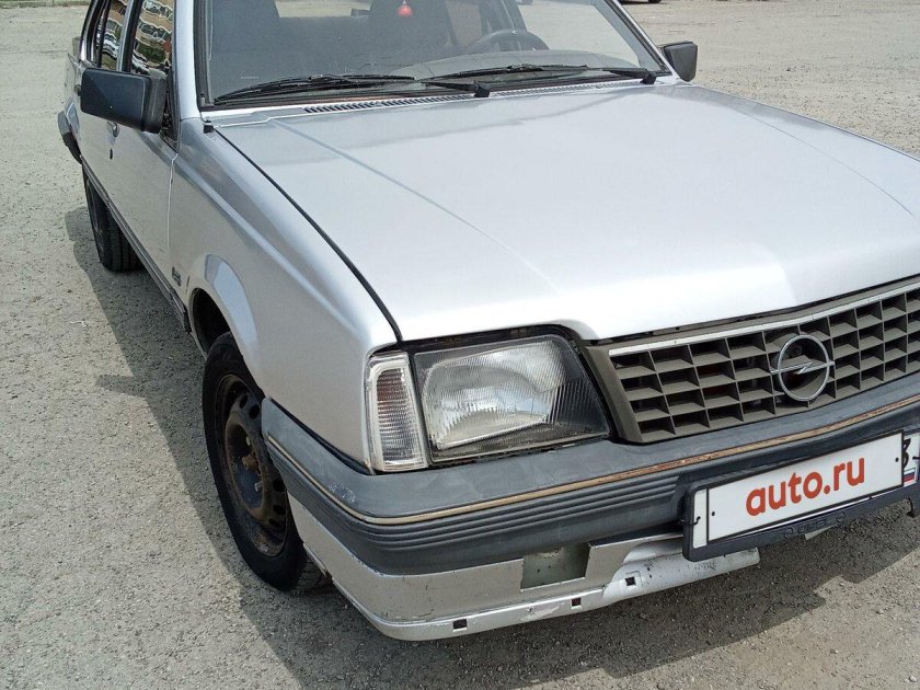 Опель аскона 1983