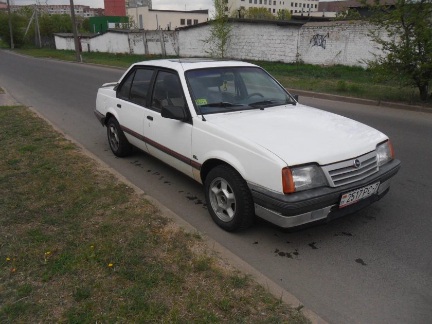 Opel Ascona 1986