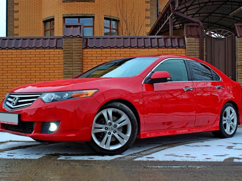 Honda Accord 2008 красная