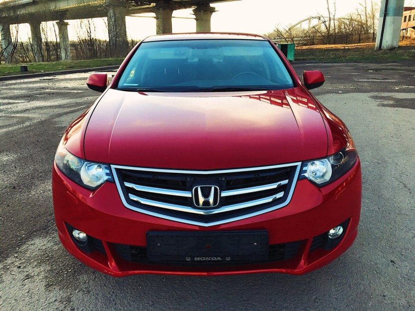 Honda Accord 2008 красная