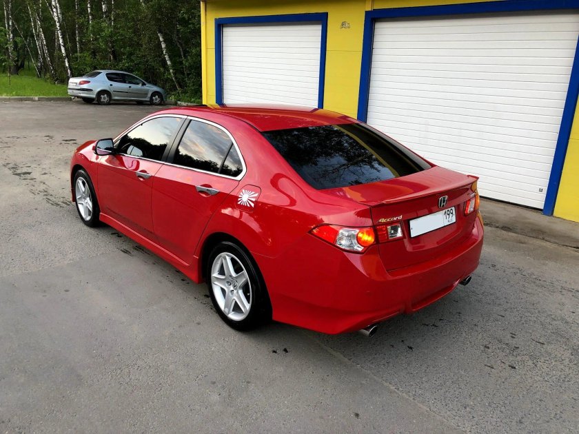 Honda Accord 8 Red