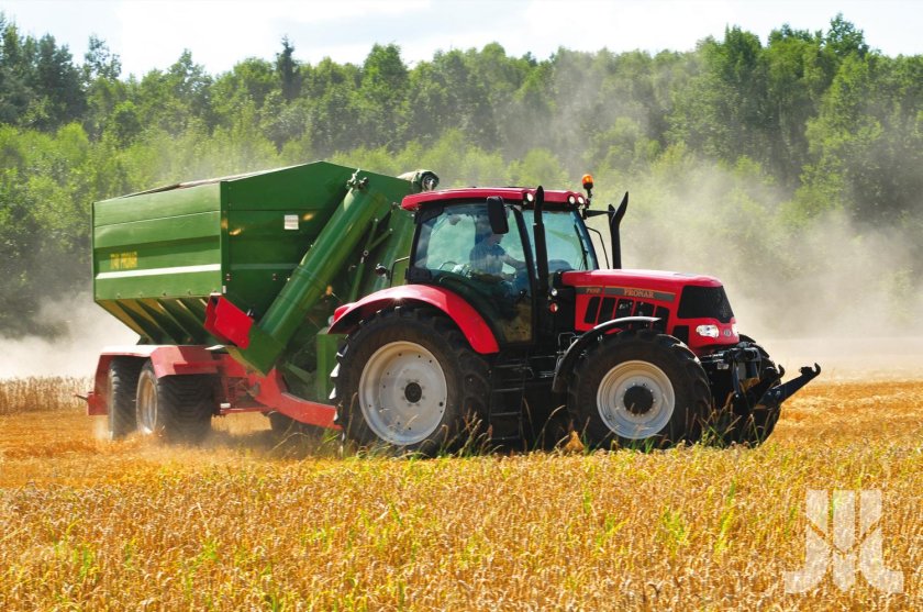 Трактор Пронар 1221