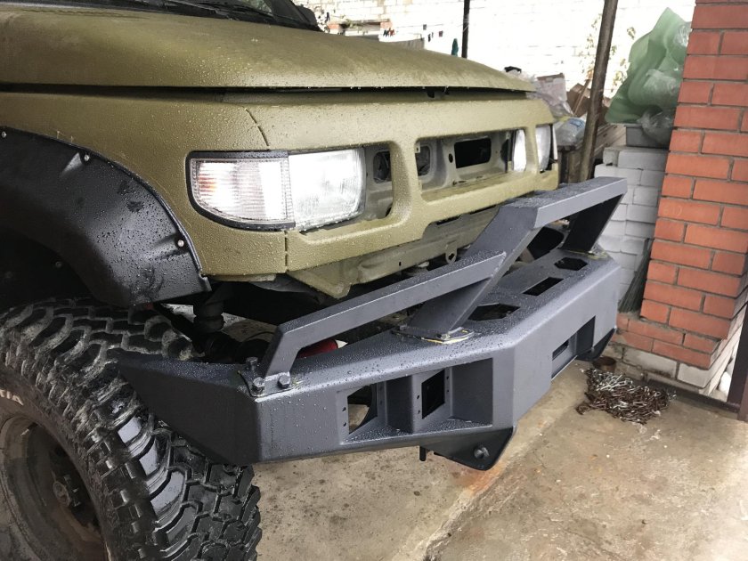 Передний силовой бампер УАЗ 469