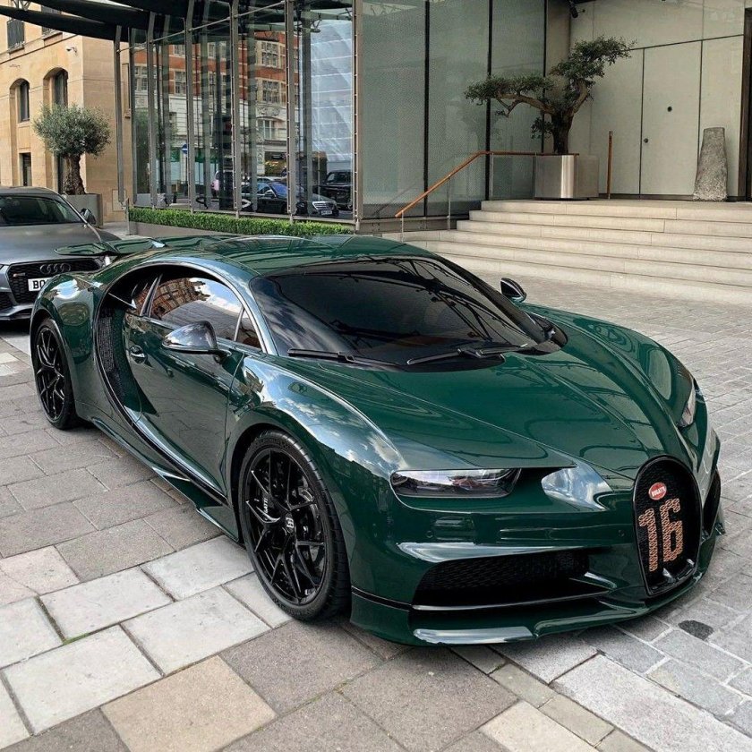 Бугатти ЧИРОН зеленая