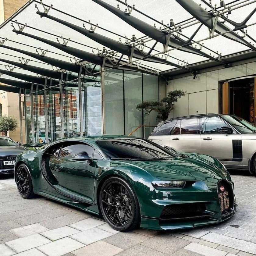 Бугатти ЧИРОН зеленая