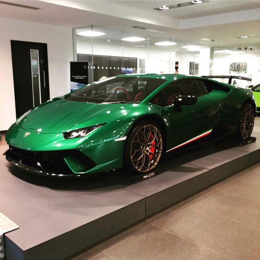 Lamborghini Huracan зеленый