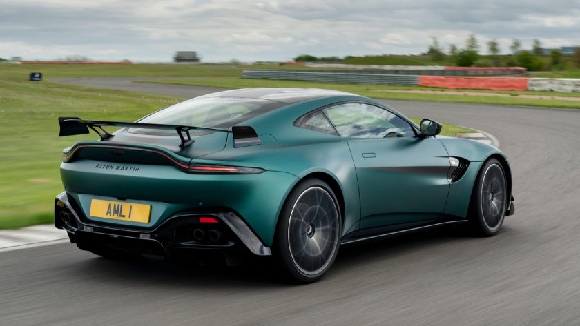 Aston Martin Vantage 2022
