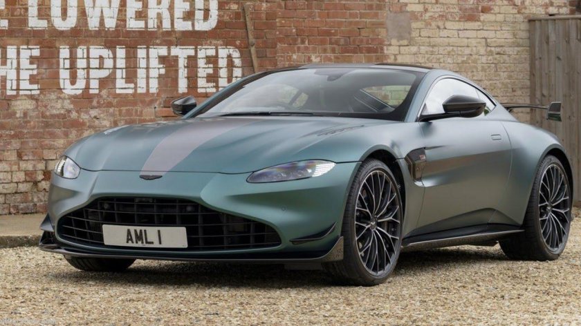 Астон Мартин 2021